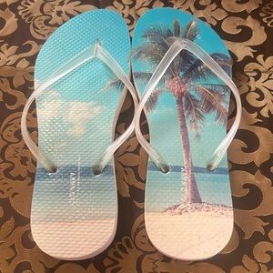 Old Navy flip flops. Size 8. Lightly used